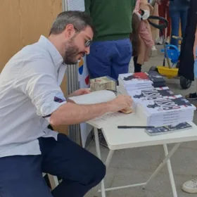 Retrato de Chema de Aquino, escritor sevillano de novela negra