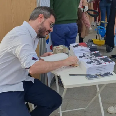 Retrato de Chema de Aquino, escritor sevillano de novela negra